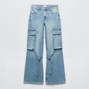 BNWT ZARA MID-RISE TRF CARGO JEANS - Size 8 / 40